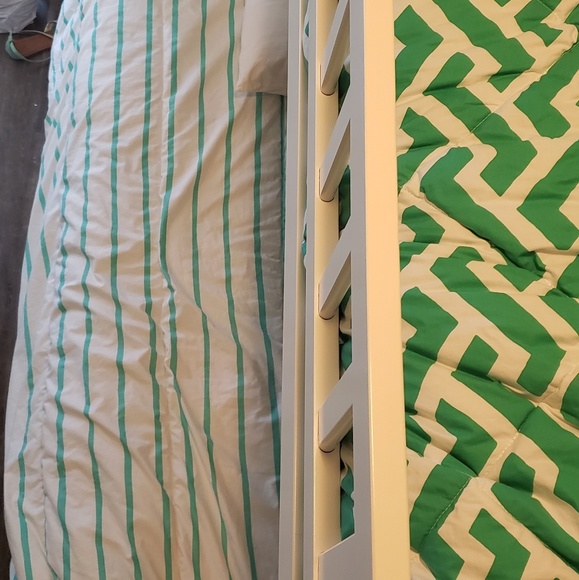 Twin XL pottery barn comforter - Picture 4 of 5